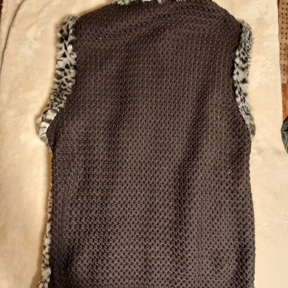 Reversible vest - Picture 3 of 3